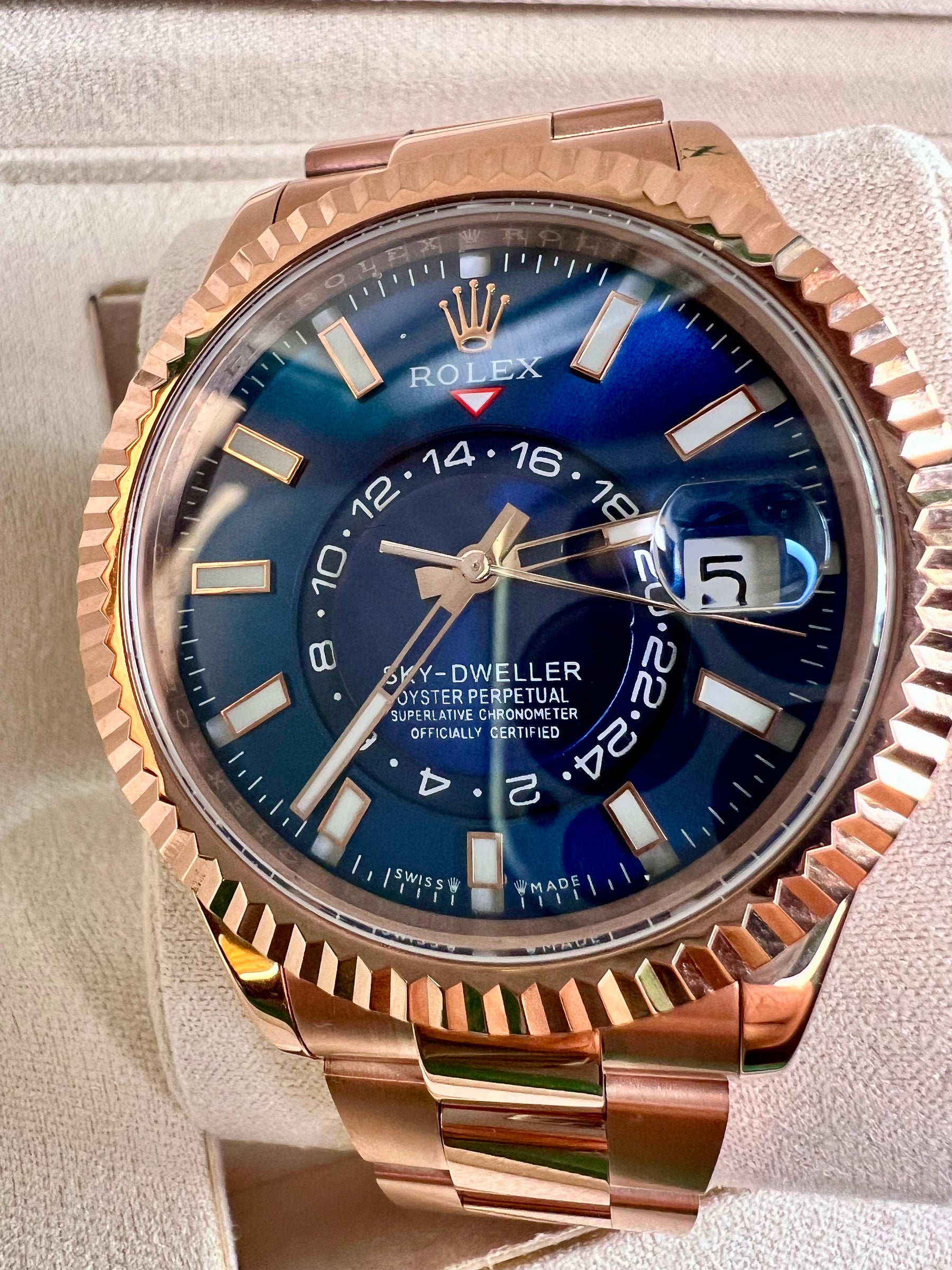 SKY-DWELLER