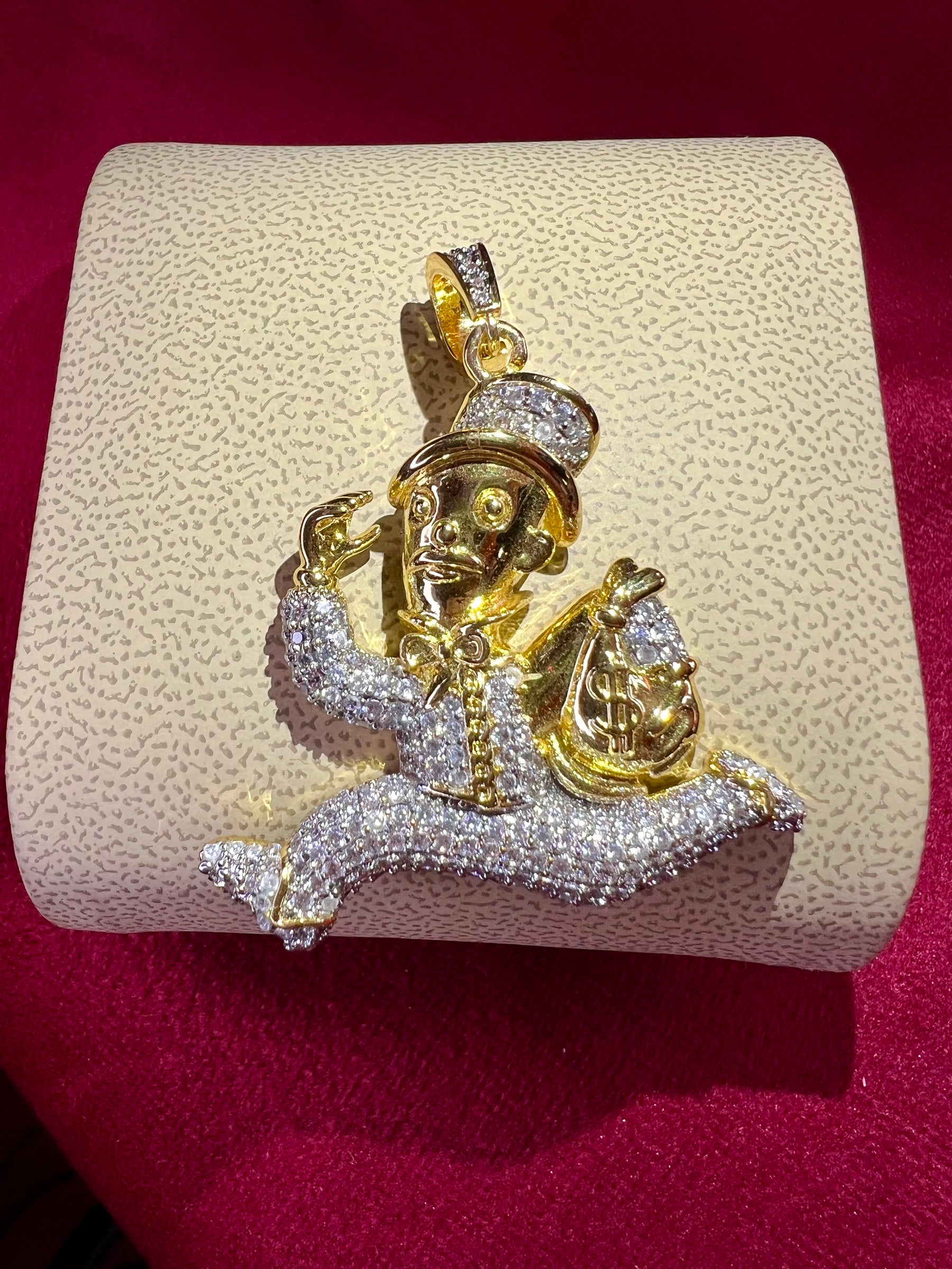 Colgante Iced Out Monopoli