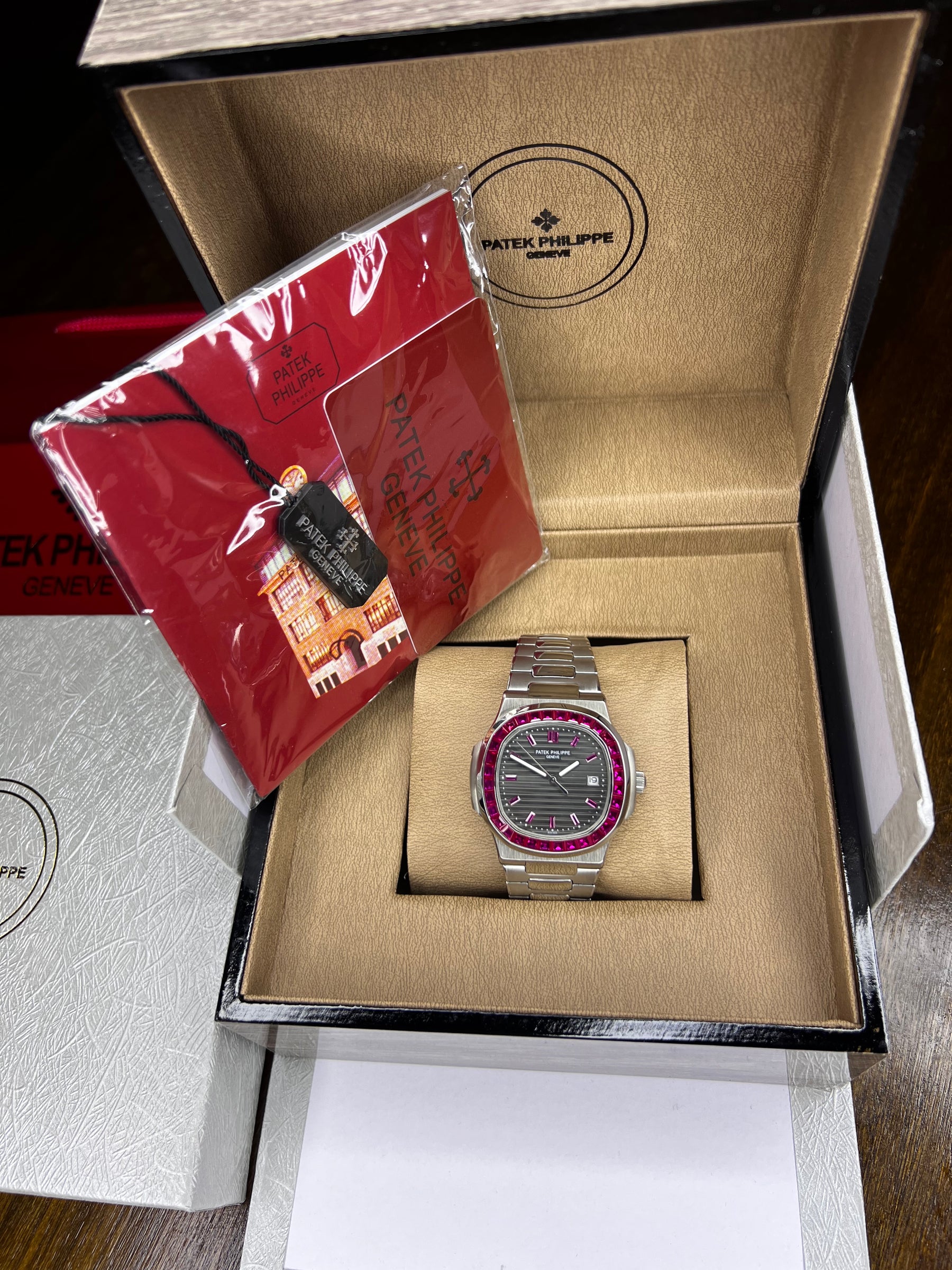 Patek náutilus Rubíes