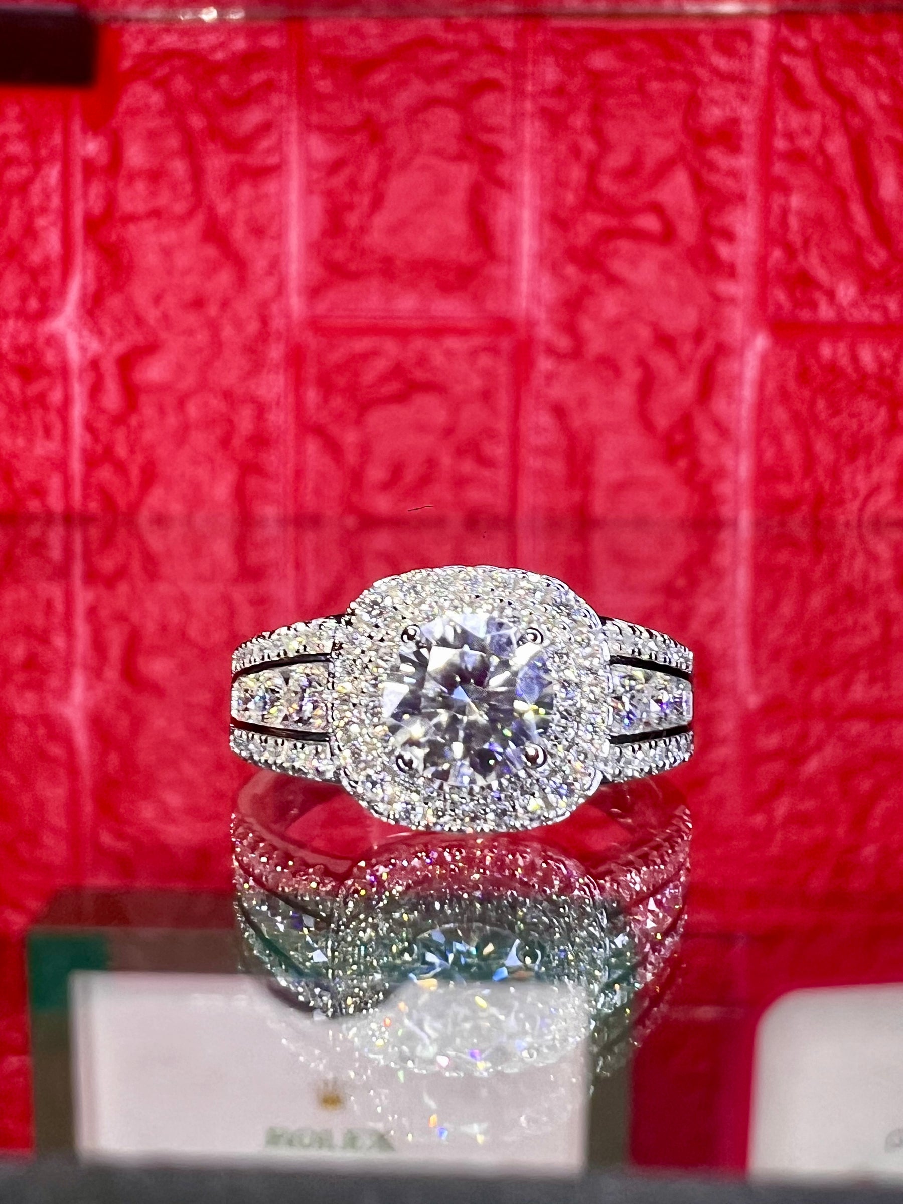 Anillo con gran piedra