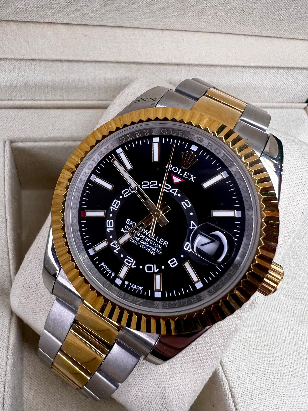 Sky dweller bitono