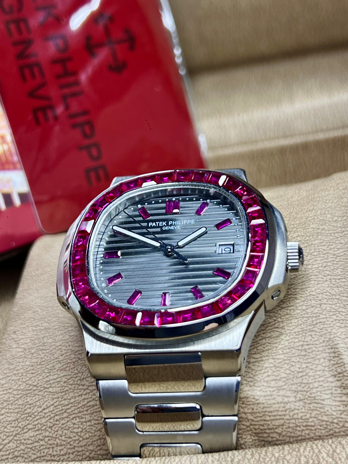 Patek náutilus Rubíes